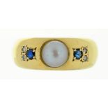 A CULTURED PEARL, SAPPHIRE AND DIAMOND RING IN GOLD, MARKED 9CT, 3.8G