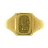 A GOLD SIGNET RING ENGRAVED 18CT, 4.6G