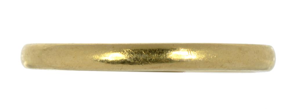 AN 18CT GOLD WEDDING RING, 2.3G