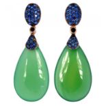 A PAIR OF SAPPHIRE, CHRYSOPRASE AND GOLD EARRINGS, ORIGINAL BOX INSCRIBED JAVIER JOYEROS