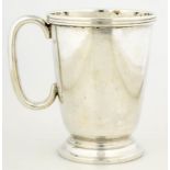 AN ELIZABETH II SILVER MUG, 13CM H, BIRMINGHAM 1967, 8OZS 7DWTS