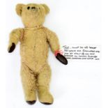 A VINTAGE TEDDY BEAR, 42CM H, C1920, VERY WORN