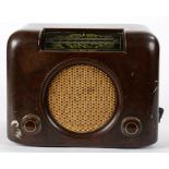 A BUSH BROWN BAKELITE MAINS RADIO, TYPE DAC 90A, 30CM W, C1950