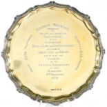 A GEORGE V SILVER GILT SALVER, 27CM D, BIRMINGHAM 1929, 20OZS