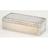 A GEORGE V RECTANGULAR SILVER TRINKET BOX, ENGINE TURNED, 9.5CM W, LONDON 1914, 3OZS 17DWTS