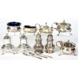 A GEORGE V FOUR PIECE SILVER CONDIMENT SET, CASTER 7CM H, LONDON 1929 AND 1930 AND FIVE VARIOUS