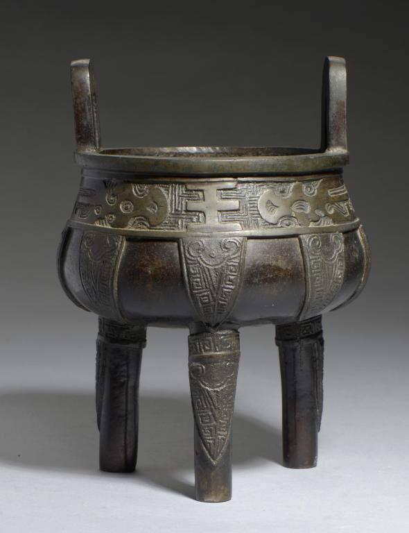 A CHINESE ARCHAISTIC BRONZE TRIPOD CENSER, QING DYNASTY, PROBABLY LATE 19TH C 21cm h++Undamaged,