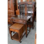 AN OAK BOOKCASE WITH LEADED GLASS DOORS, 77CM W, A DARK STAINED WOOD SIDE TABLE AND AN OAK DROP LEAF