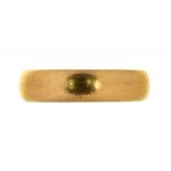 A 22CT GOLD WEDDING RING, MAKER'S MARK A&W, 5.1G, SIZE K