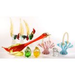 A SET OF THREE VENETIAN DECORATIVE GLASS MODELS OF BIRD, 25CM H, ANOTHER OF A LONG LEG BIRD IN RED