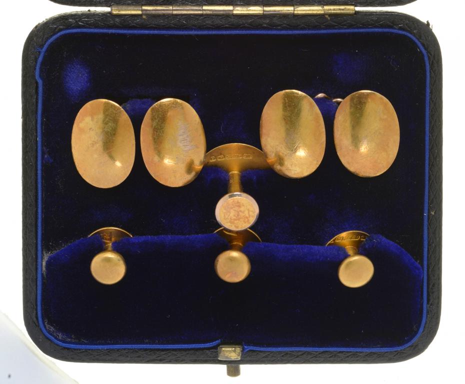 A 15CT GOLD DRESS SET, BIRMINGHAM 1903, 12.2G, BOXED