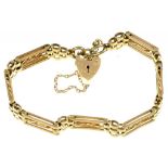 A 9CT GOLD BRACELET WITH PADLOCK, 15.2G