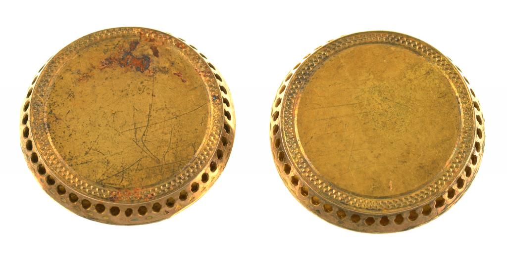 A PAIR OF VICTORIAN GOLD DRESS STUDS, C1900, MARKED 15CT, D 18MM, 6.3G
