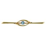 A BLUE TOPAZ SET 15CT GOLD BAR BROOCH, 50 MM W, 2.3G