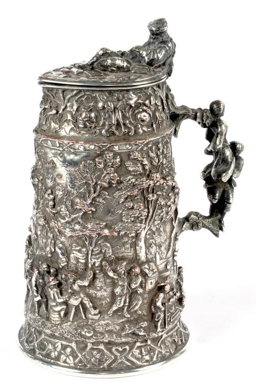 A VICTORIAN SILVER PLATED COPPER ELECTROTYPE FLAGON, OF TAPERED OVAL SHAPE, THE SIDES DECORATED WITH