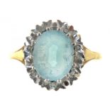 AN AQUAMARINE AND DIAMOND CLUSTER RING IN 9CT GOLD, MAKER'S MARK LH, LONDON 1989, 3.9G, SIZE P++GOOD