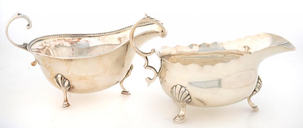 TWO GEORGE V SILVER SAUCE BOATS, 13 AND 13.5CM L, LONDON AND BIRMINGHAM, 1925 AND 1931, 5OZS 5DWTS