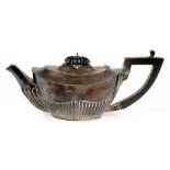 AN EDWARD VII SILVER BACHELOR'S TEAPOT, 10CM H, MARKS RUBBED, BIRMINGHAM 1903, 6OZS 15DWTS