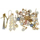 MISCELLANEOUS GEM SET EARRINGS IN GOLD, 19.5G++GOOD CONDITION