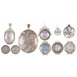 MISCELLANEOUS SILVER JEWELLERY, TO INCLUDE A SILVER LOCKET, MAKER'S MARK F BROS, BIRMINGHAM 1952,