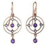 A PAIR OF AMETHYST AND SPLIT PEARL SET EARRINGS IN GOLD, MARKED 375, 30MM L, 2.85G ++GOOD CONDITION