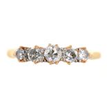 A DIAMOND FIVE STONE RING IN GOLD, APPROX 0.3CT, MARKED 18CT PLAT, 2.35G, SIZE L++GOOD CONDITION