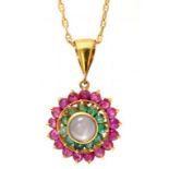 A STAR SAPPHIRE, EMERALD AND RUBY PENDANT IN GOLD, MARKED 750, 6.5G, ON A 9CT GOLD NECKLET, 46CM