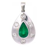 AN EMERALD AND DIAMOND PENDANT IN 18CT WHITE GOLD, 22 X 16MM, 5G++GOOD CONDITION