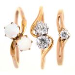 A DIAMOND SOLITAIRE RING IN GOLD, MARKED 14K, 1.2G, A DIAMOND RING IN GOLD, UNMARKED, AND AN OPAL