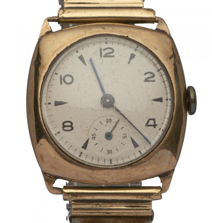 A ROLEX TUDOR 9CT GOLD CUSHION SHAPED GENTLEMAN'S WRISTWATCH, 28 x 28CM, CASEMAKER GAS INCUSE,