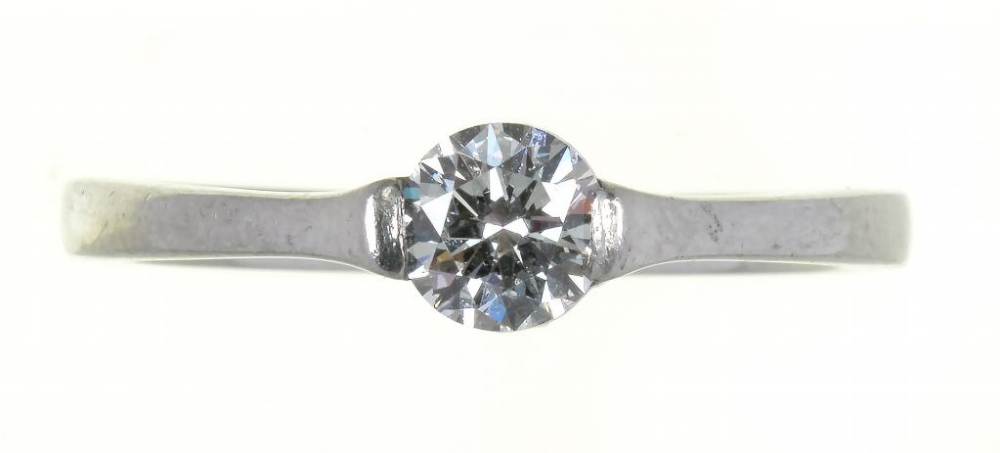 A DIAMOND SOLITAIRE RING IN PLATINUM, WEIGHING APPROX 0.5CT, 4.3G, SIZE O ++LOOSE SETTING