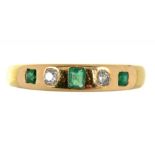 AN EMERALD AND DIAMOND RING IN GOLD, UNMARKED, 3.25G, SIZE L ++GOOD CONDITION