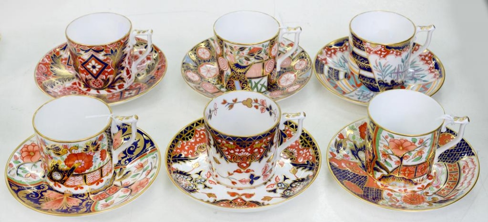 A SET OF SIX ROYAL CROWN DERBY CURATOR'S COLLECTION JAPAN PATTERN COFFEE CANS AND SAUCERS, SAUCER