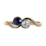 A SAPPHIRE RING IN GOLD, MARKED 18CT, MAKER'S MARK H.W.LD, 2.1G, SIZE J ++ABRASION TO FACETS