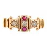 A GYPSY SET DIAMOND AND RUBY RING IN 18CT GOLD, CHESTER 1904, MAKER'S MARK JH, 2.85G, SIZE M 1/2++