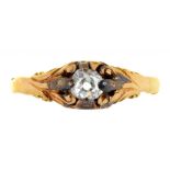 A VICTORIAN DIAMOND SOLITAIRE RING IN GOLD, UNMARKED, 2.8G, SIZE O 1/2++HOOP SHOWS SIGNS OF