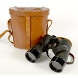 A PAIR OF WORLD WAR II MILITARY ISSUE 7 X 50 BINOCULARS, MARKED REL/CANADA 194, LEATHER CASE