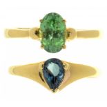 TWO GEM SET 18CT GOLD RINGS, 4.7G, SIZE N++GOOD CONDITION