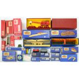 A COLLECTION OF HORNBY DUBLO ROLLING STOCK ACCESSORIES BUILDINGS AND TRACK INCLUDING BREAK DOWN