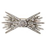 A DIAMOND DOUBLE CLIP SUNBURST-AND-COMETS BROOCH, SECOND QUARTER 20TH C in platinum, 68mm, 20g++Good