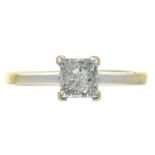 A DIAMOND SOLITAIRE RING IN 18CT WHITE GOLD, DATE LETTER RUBBED, 2.5G, SIZE K++BUILD UP OF DIRT