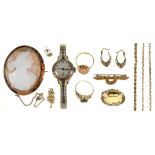 MISCELLANEOUS GOLD JEWELLERY AND A WRISTWATCH, TO INCLUDE A CAMEO RING, MARKED 750 AND A TIGER EYE