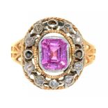 A PINK SAPPHIRE AND DIAMOND RING IN GOLD, UNMARKED, 4G, SIZE K++LACKS FIVE DIAMONDS; WEAR TO