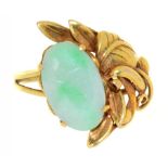 A JADE CABOCHON RING IN GOLD, UNMARKED, 3.65G, SIZE P++GOOD CONDITION