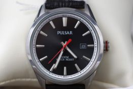 A Gentleman's Pulsar wristwatch with leather strap. Quartz movement. Case back not opened.