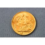 A full gold Sovereign coin, dated 1907, 8.