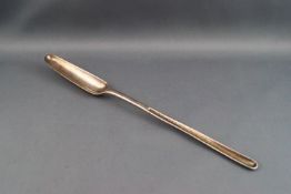 A George III silver marrow scoop, London 1791 by William Sumner I, 23cm long,