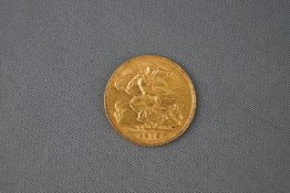 A 22ct yellow gold half sovereign loose coin. Dated 1912. 4.