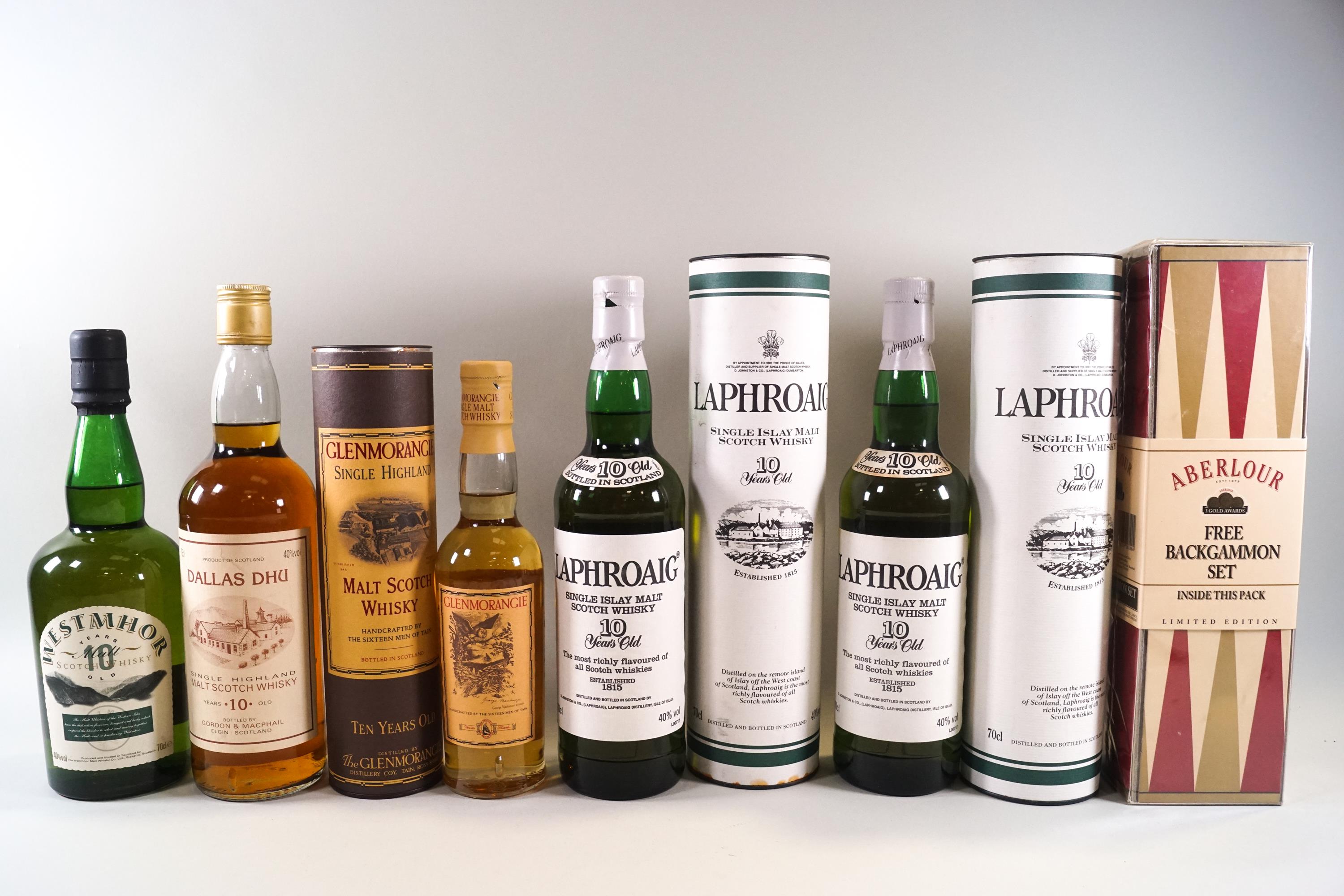 6 bottles of whisky comprising : 2 Laphroaig 10 year (700ml, 40% proof,