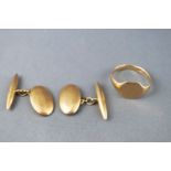 A pair of hallmarked 9ct gold chain link cufflinks together with a 9ct gold plain signet ring,